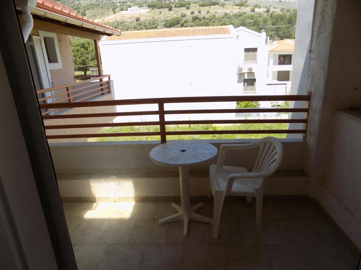Afrodite Spacious Apartments! Agia Efimia Buitenkant foto