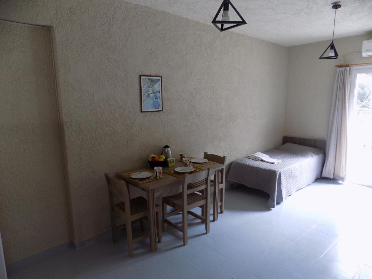 Afrodite Spacious Apartments! Agia Efimia Buitenkant foto