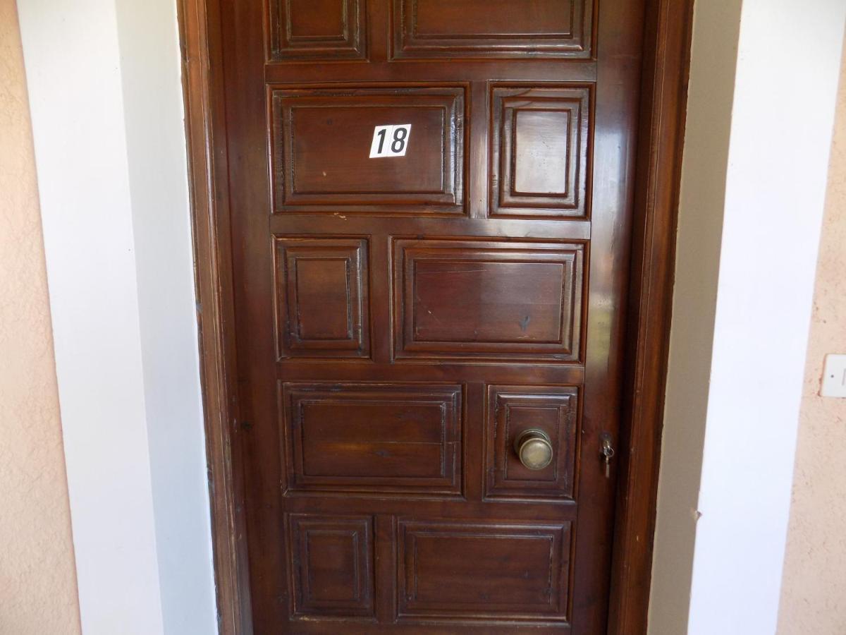 Afrodite Spacious Apartments! Agia Efimia Buitenkant foto