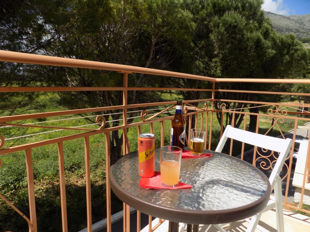 Afrodite Spacious Apartments! Agia Efimia Buitenkant foto