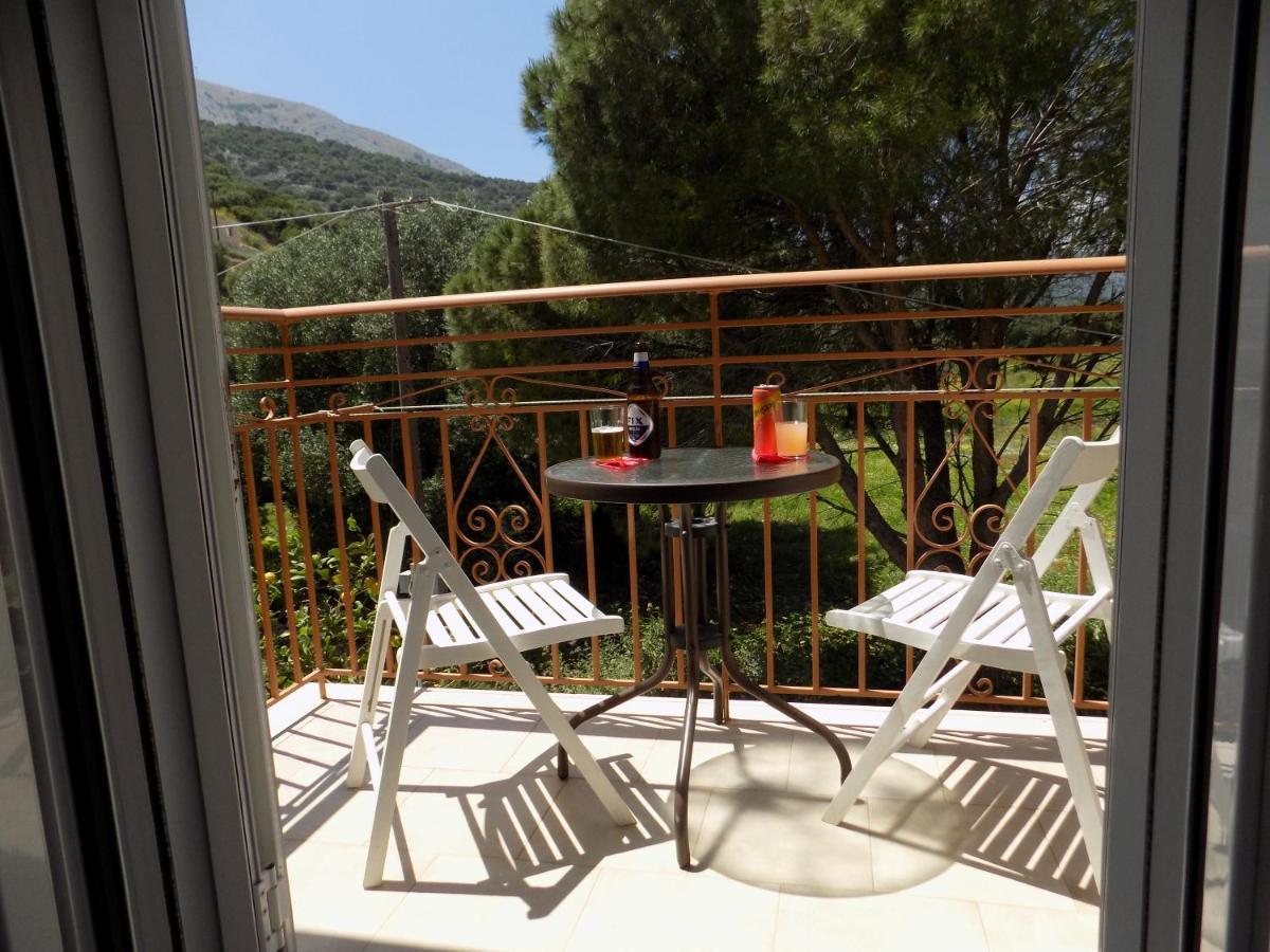 Afrodite Spacious Apartments! Agia Efimia Buitenkant foto