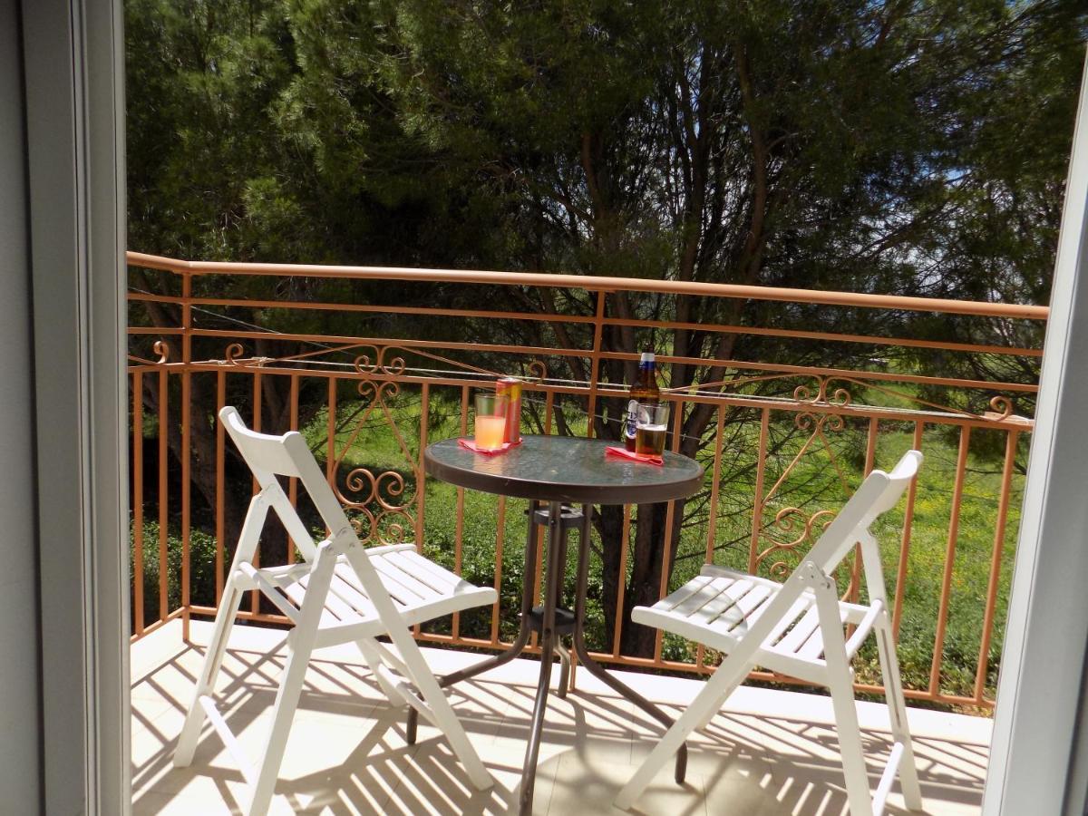 Afrodite Spacious Apartments! Agia Efimia Buitenkant foto