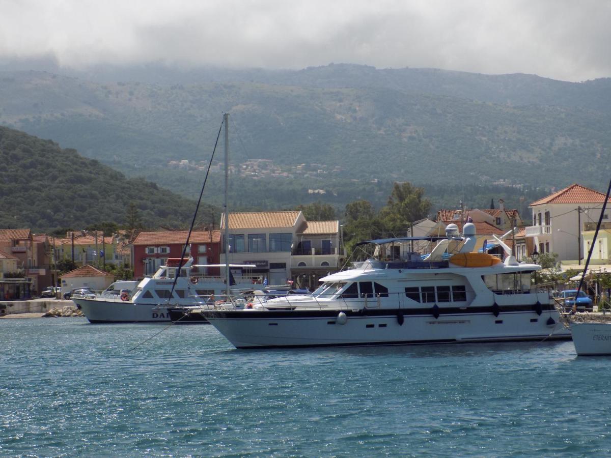 Afrodite Spacious Apartments! Agia Efimia Buitenkant foto