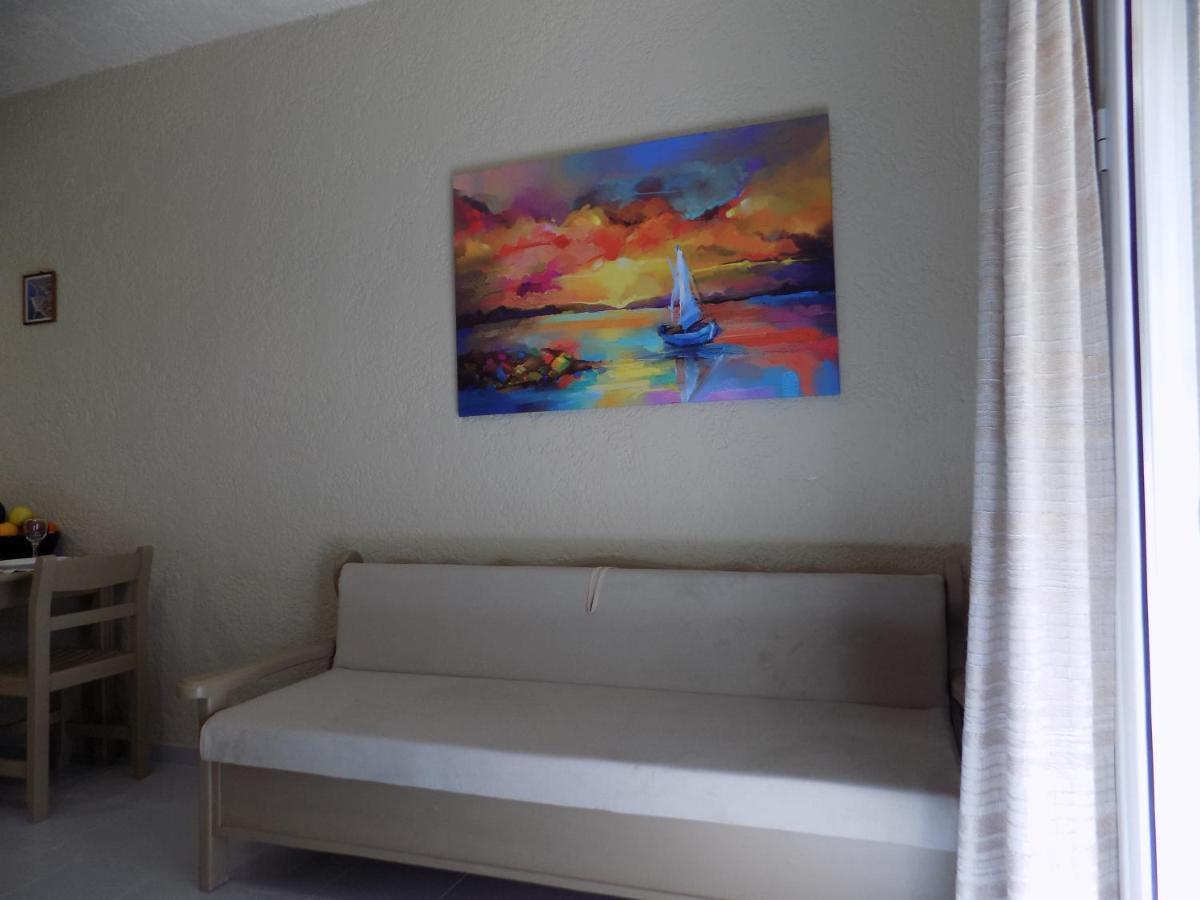 Afrodite Spacious Apartments! Agia Efimia Buitenkant foto