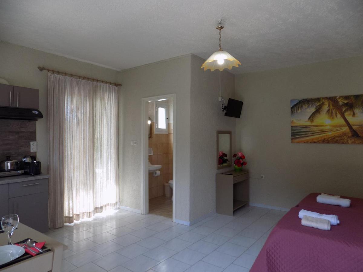 Afrodite Spacious Apartments! Agia Efimia Buitenkant foto