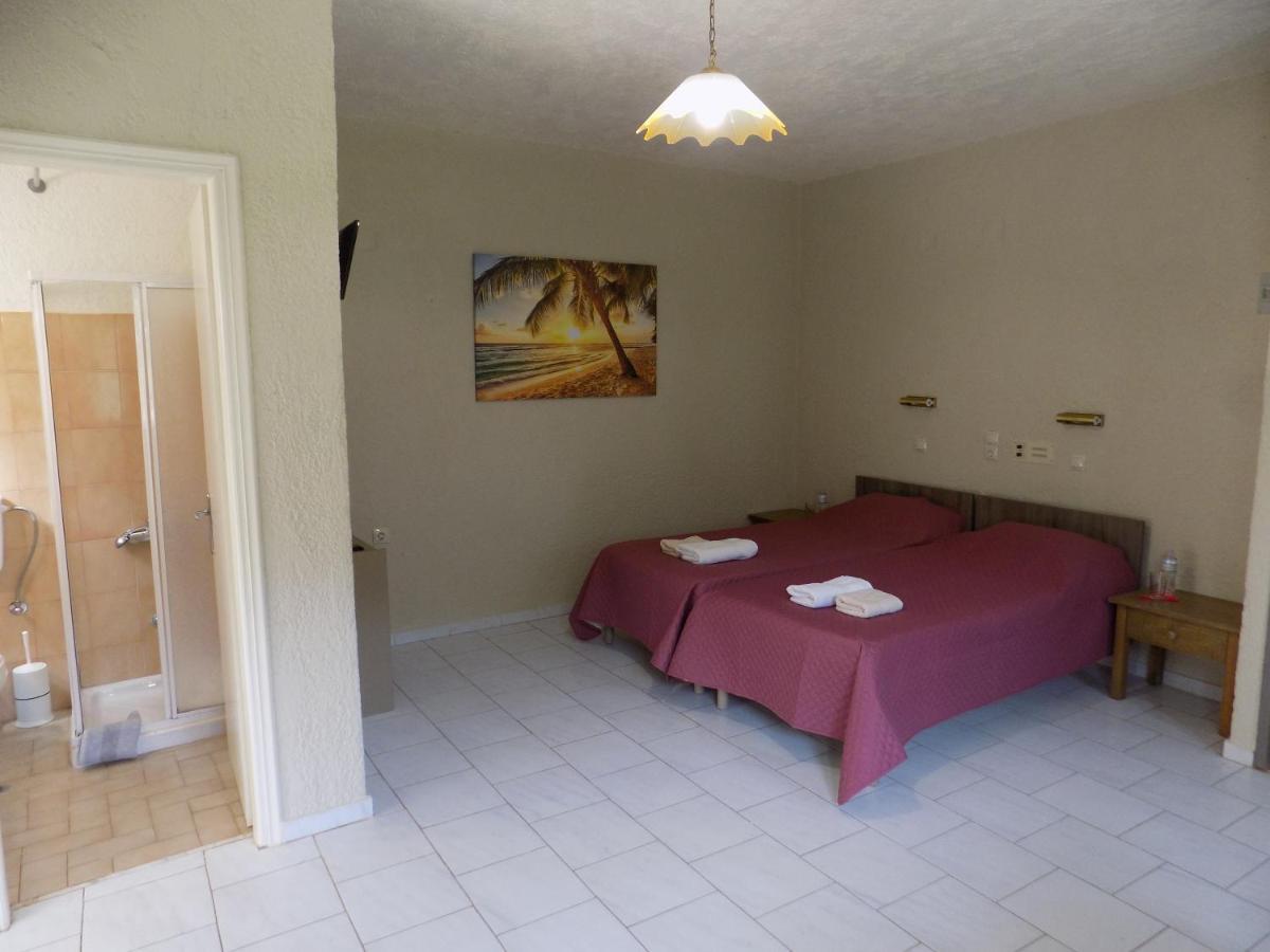 Afrodite Spacious Apartments! Agia Efimia Buitenkant foto