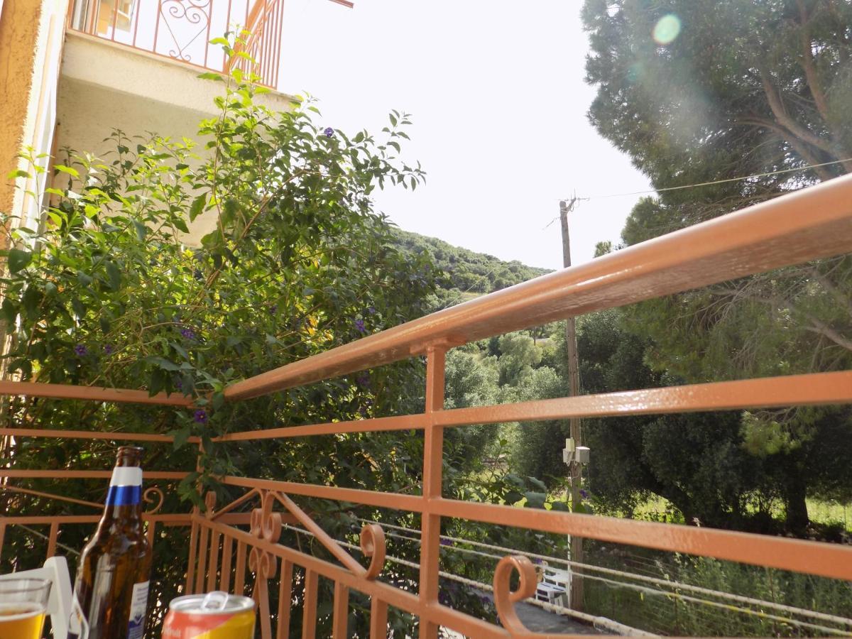 Afrodite Spacious Apartments! Agia Efimia Buitenkant foto