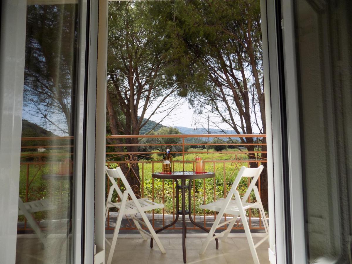 Afrodite Spacious Apartments! Agia Efimia Buitenkant foto
